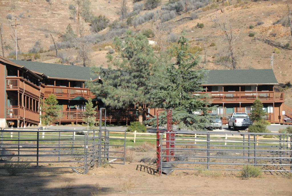 Corral Creek Lodge 克恩维尔 外观 照片